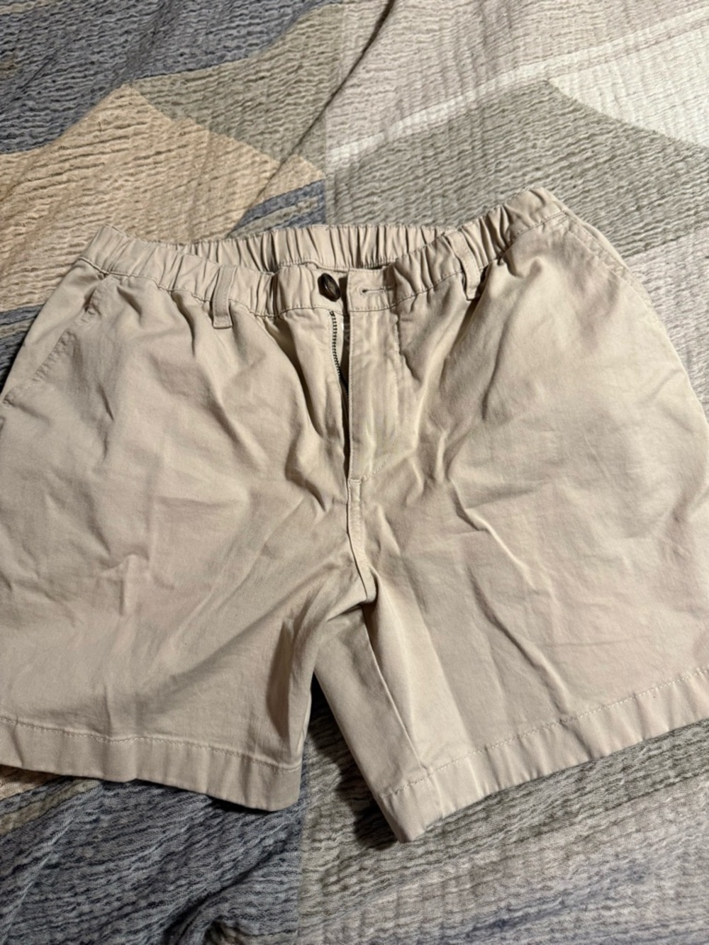 chubbies Men's Tan Flat Front shorts 5.5” inseam stretch orig $68